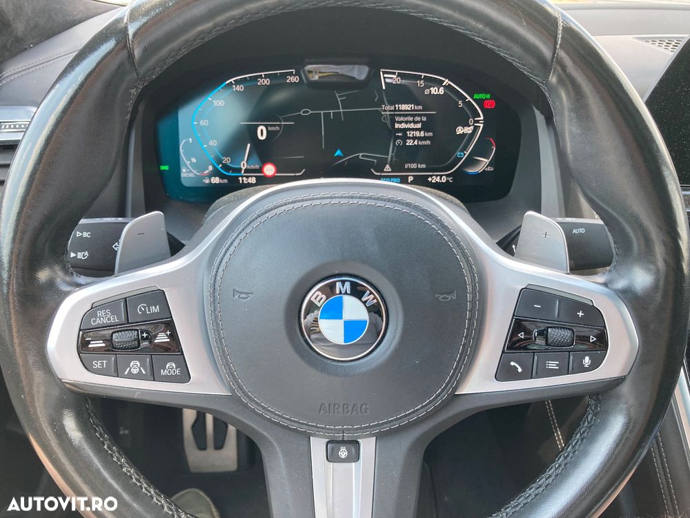 BMW Seria 8 - 25