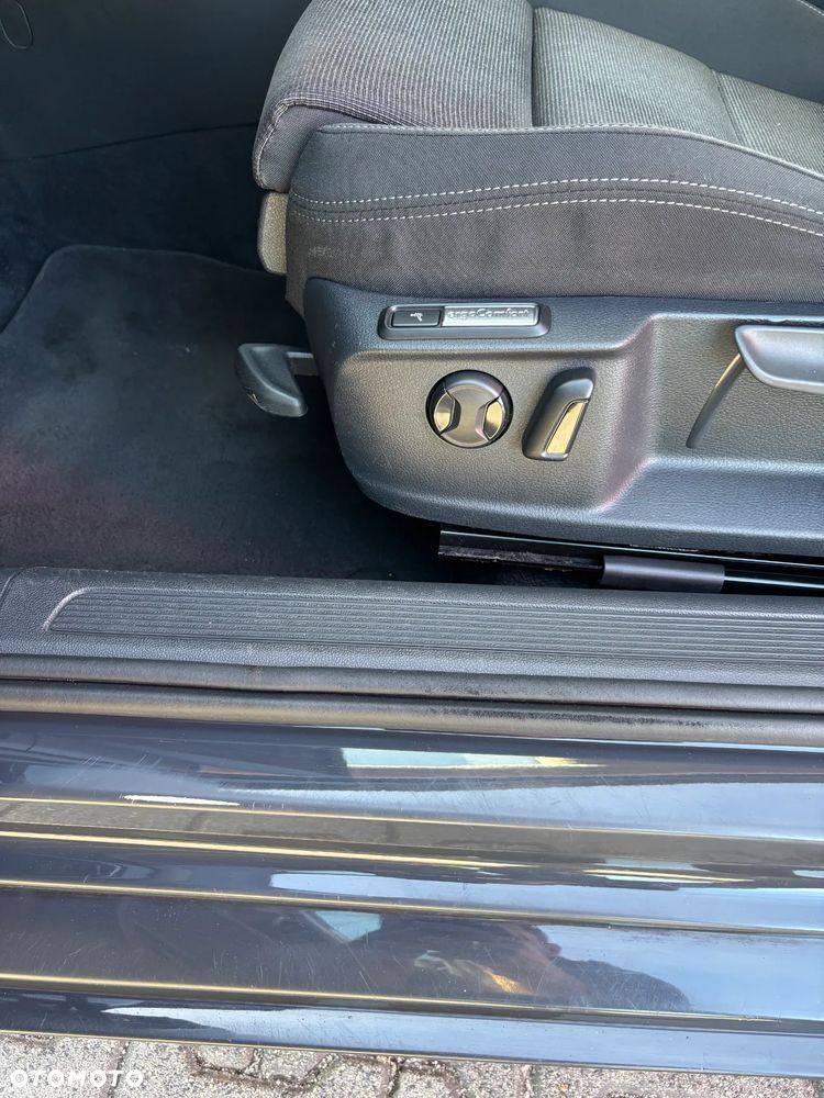 Volkswagen Passat 2.0 TDI SCR BlueMotion Comfortline - 9