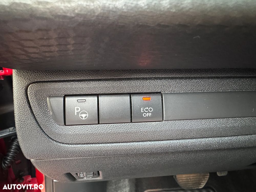 Peugeot 2008 PureTech 110 Stop&Start EAT6 Allure - 40