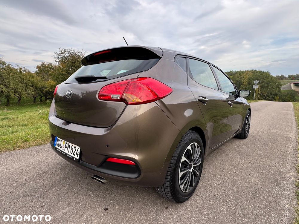 Kia Ceed 1.4 CVVT Fifa World Cup Edition - 16