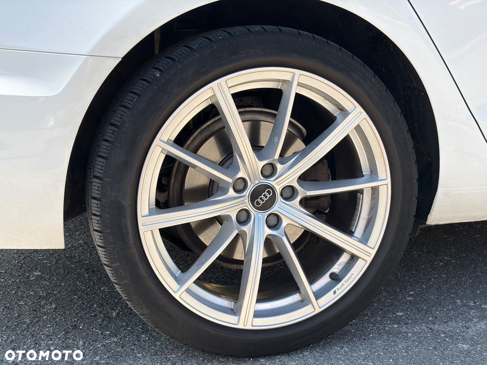 Audi A4 Avant 40 TFSI S tronic - 11