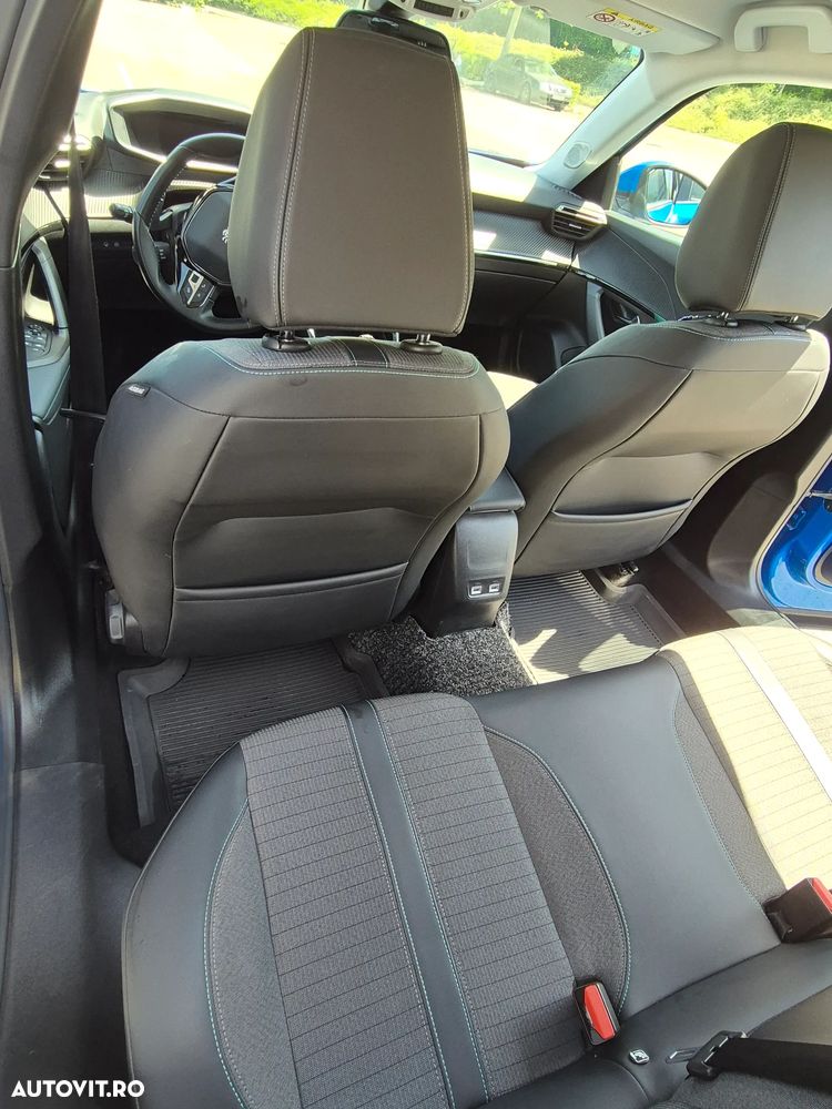 Peugeot 2008 1.2 L PureTech STT EAT8 Allure - 12