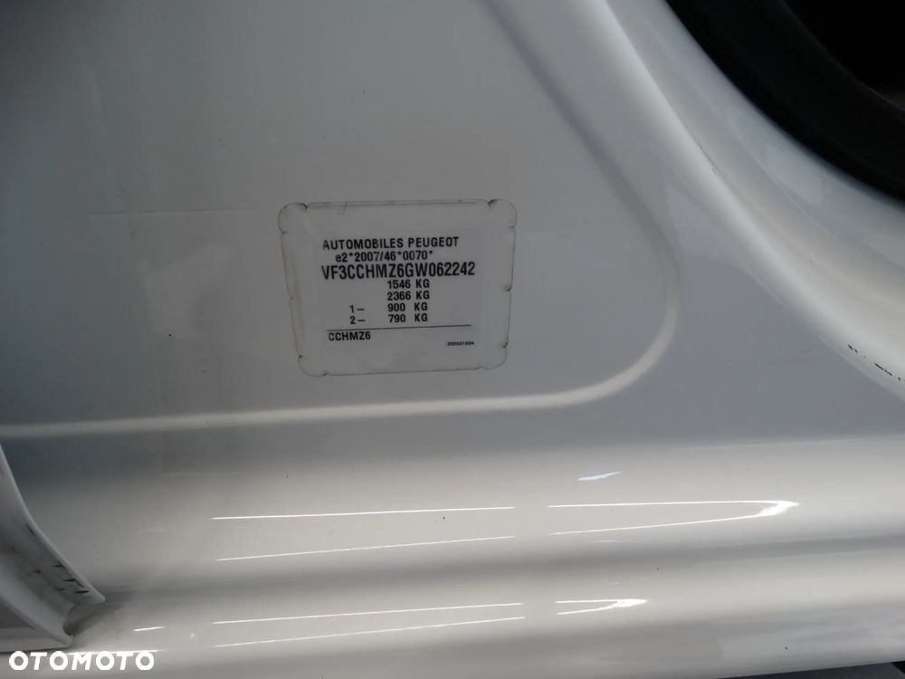 Peugeot 208 82 PureTech Style - 14