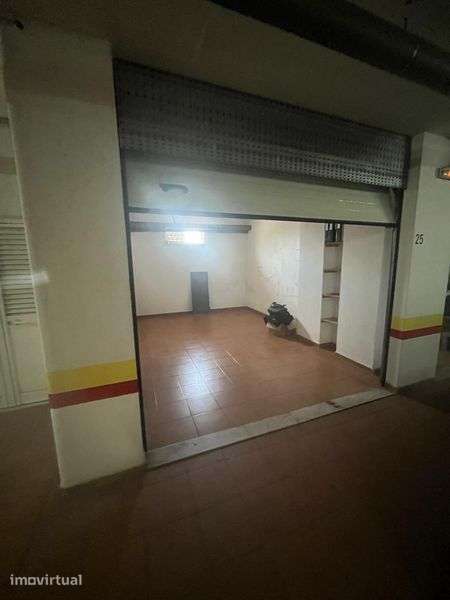 Garagem em prédio Urbanização Moinho do Guizo Amadora - Grande imagem: 2/4