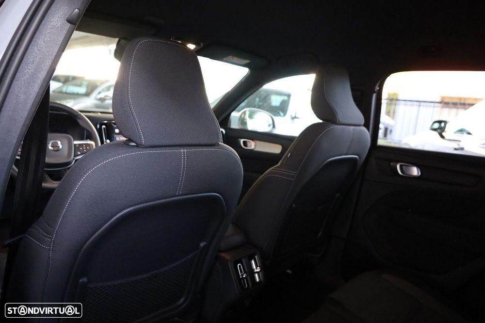 Volvo XC 40 2.0 B3 Core - 12