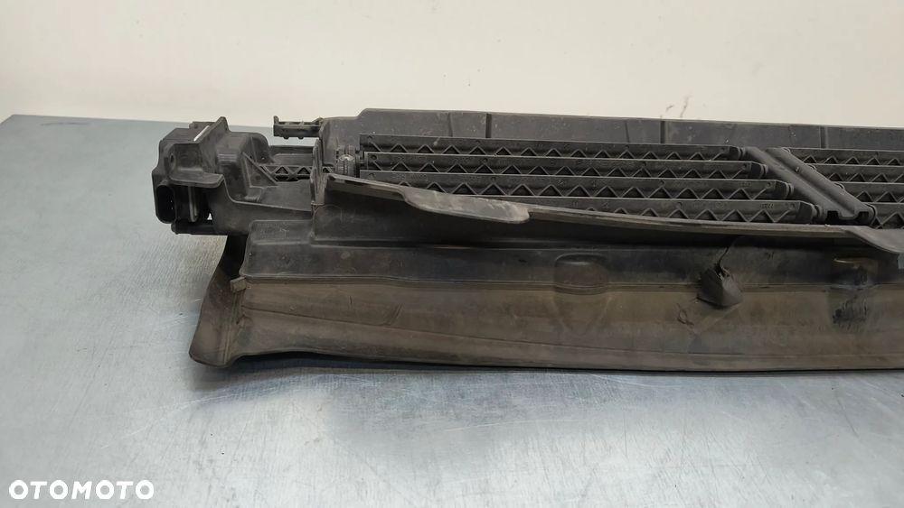 VOLVO XC60 II wlot dolna kierownica powietrza - 7