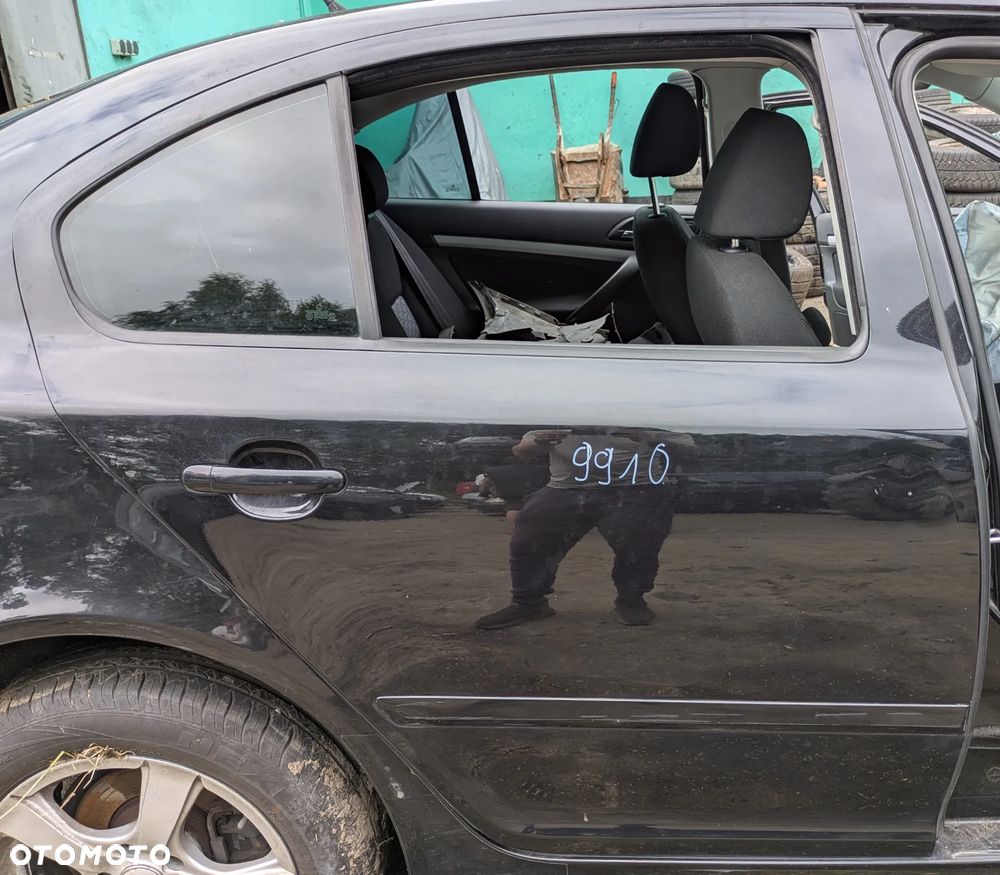 Drzwi tylne prawe Skoda Octavia II FL - 1