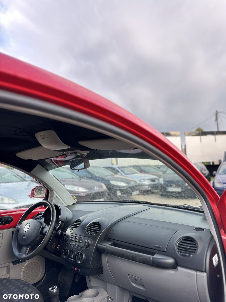 Volkswagen New Beetle - 7