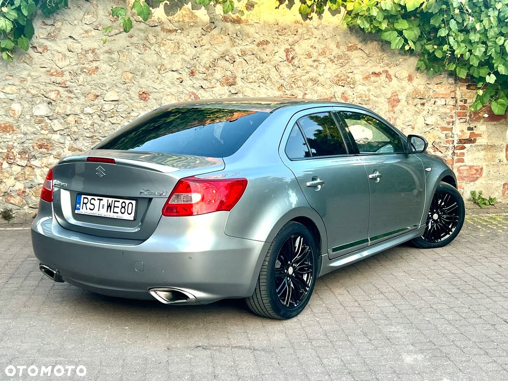 Suzuki Kizashi 2.4 Sport 4WD CVT - 3