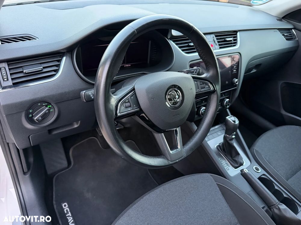 Skoda Octavia 2.0 TDI DSG Soleil - 32