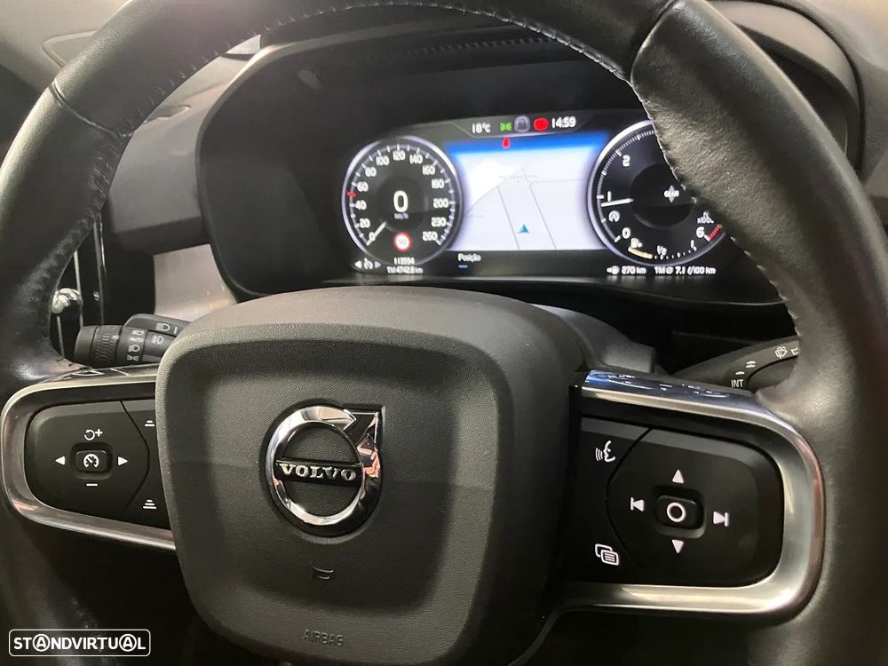 Volvo XC 40 2.0 D3 Momentum Plus - 52