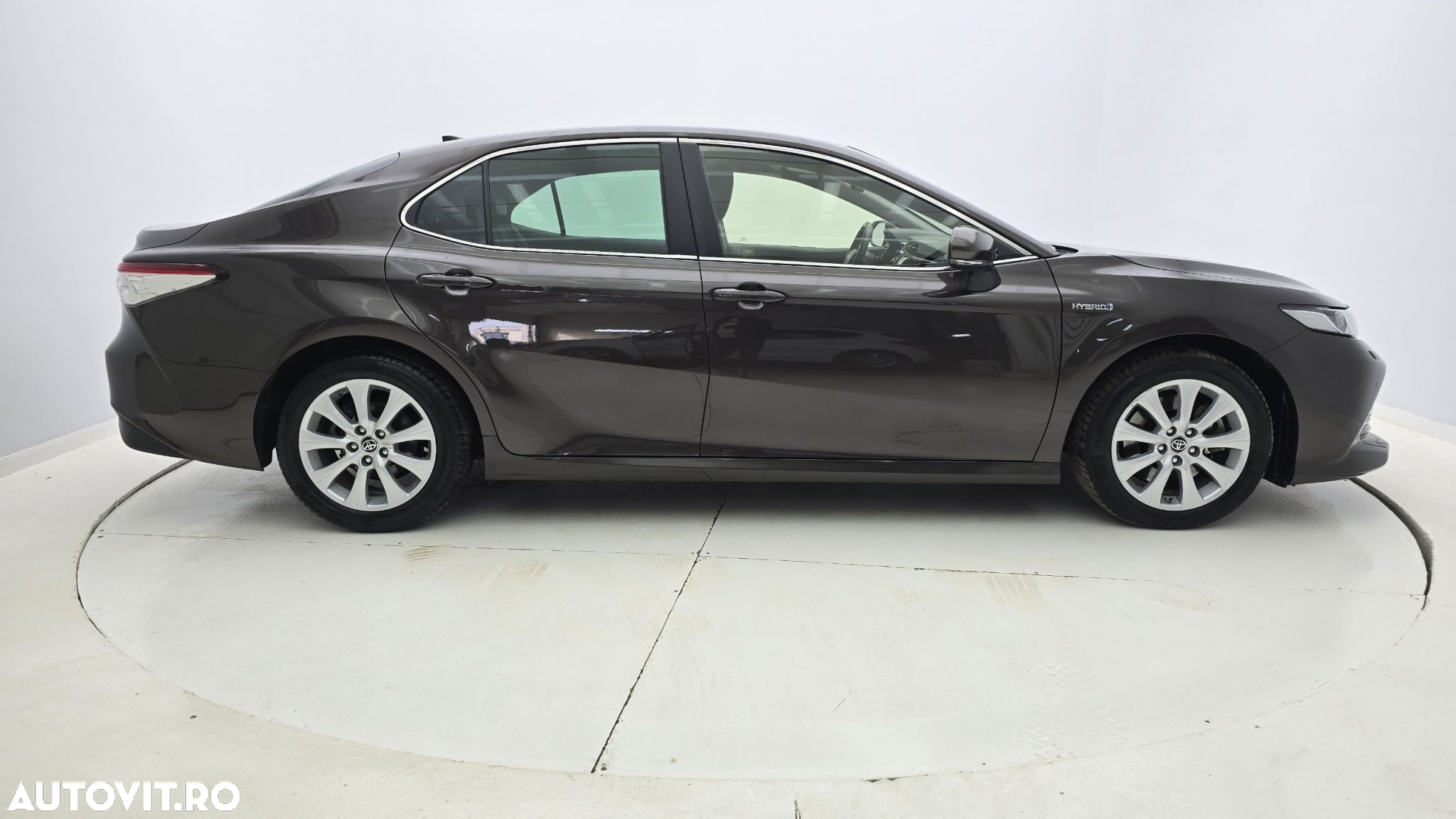 Toyota Camry - 5