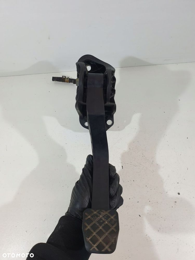 PEDAŁ SPRZĘGŁA 1K1721059BA VW GOLF V AUDI 1.4B EUR - 1