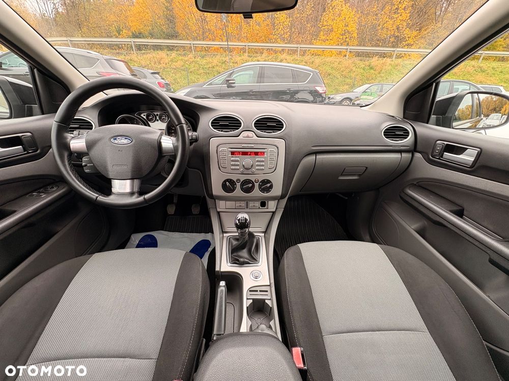 Ford Focus 1.6 Ti-VCT Titanium - 19