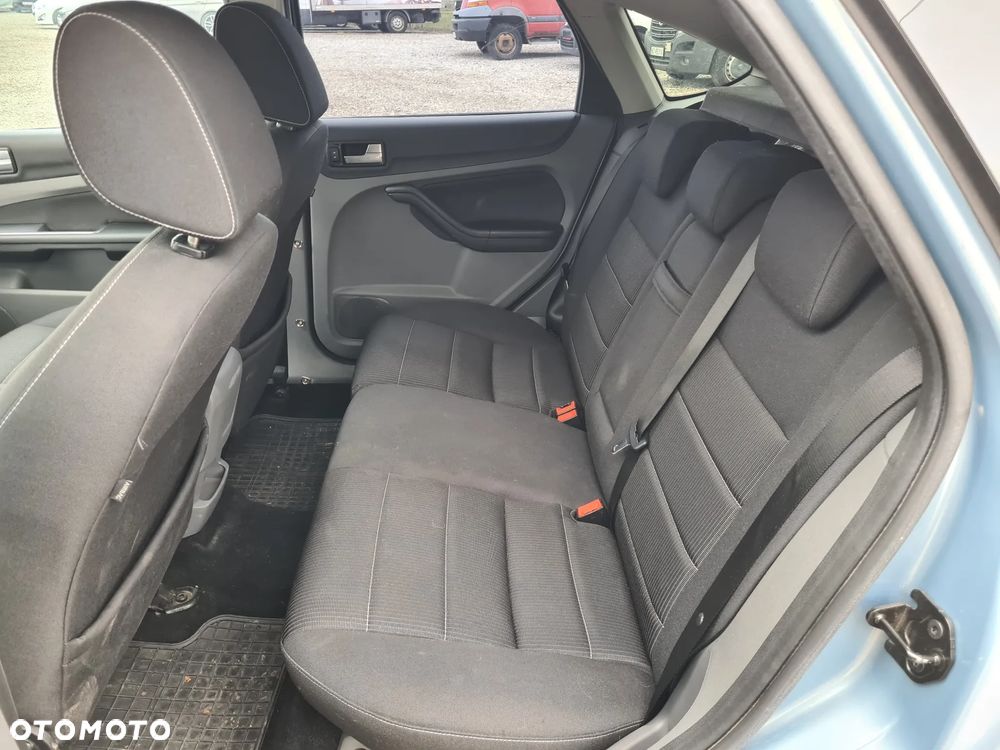 Ford Focus - 24