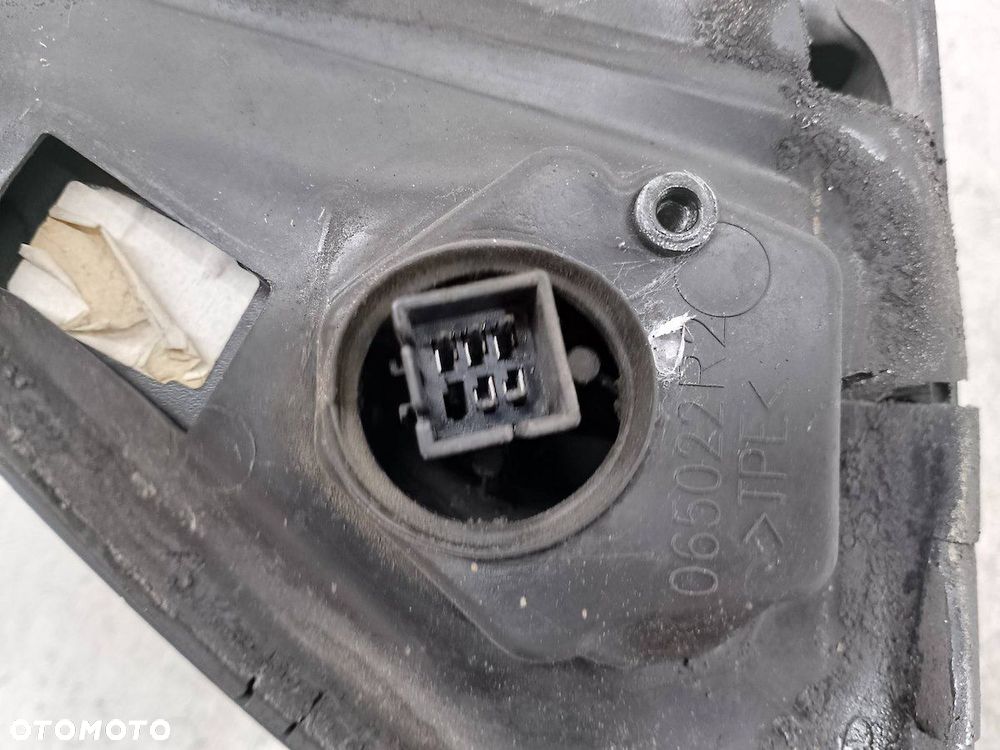 LUSTERKO PRAWE OPEL CORSA C Z21B - 2