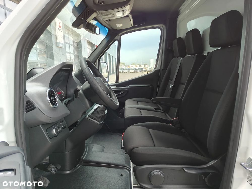 Mercedes-Benz Sprinter - 6