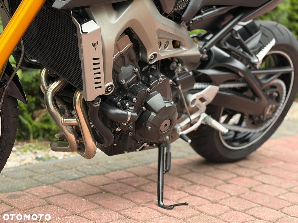 Yamaha MT - 17