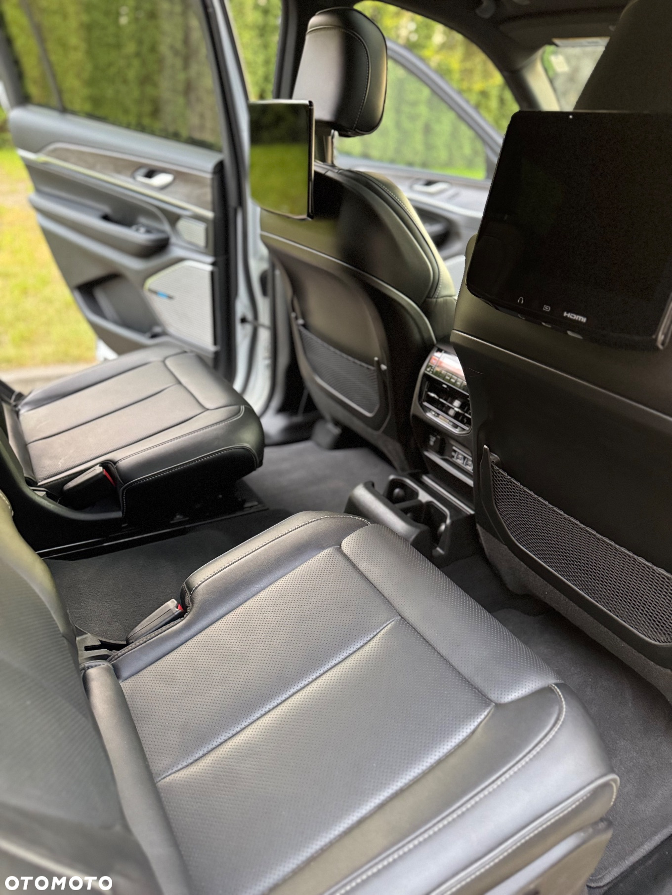 Jeep Grand Cherokee - 36
