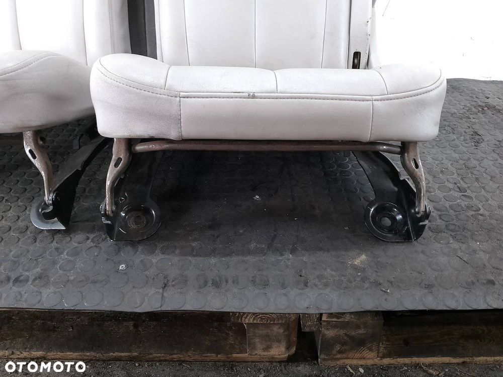 FOTELE TRZECI RZĄD CHRYSLER PACIFICA - 4