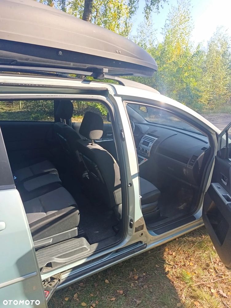 Mazda 5 - 6