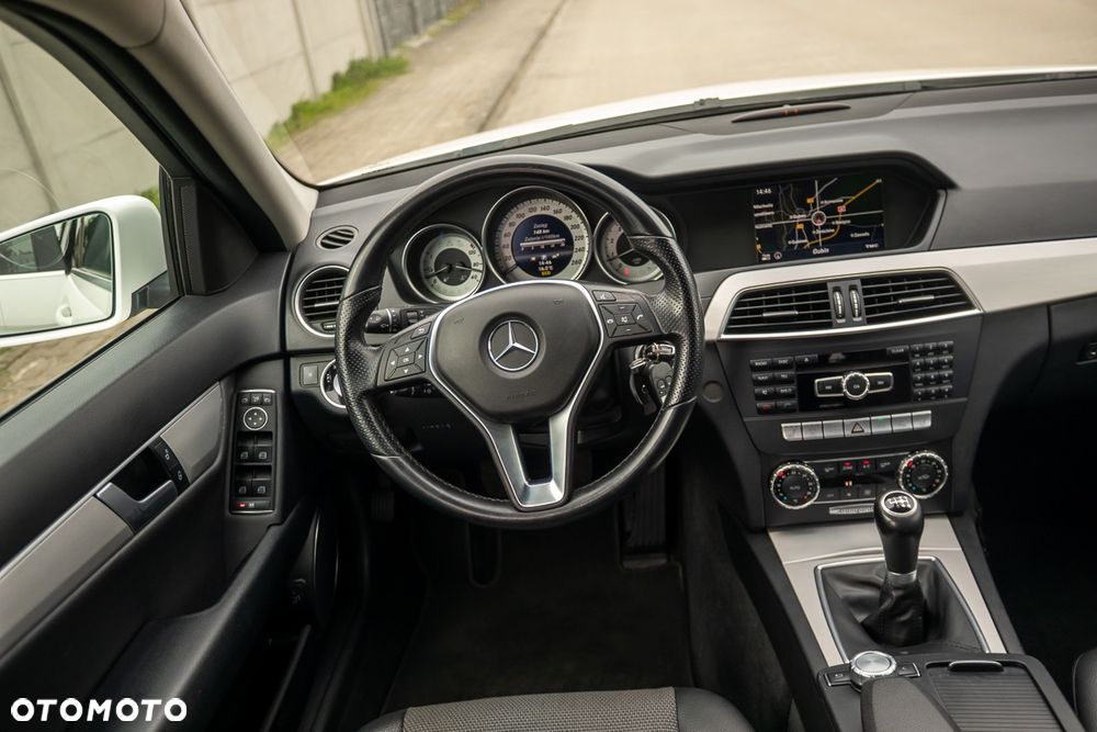 Mercedes-Benz Klasa C 180 (BlueEFFICIENCY) Avantgarde - 38