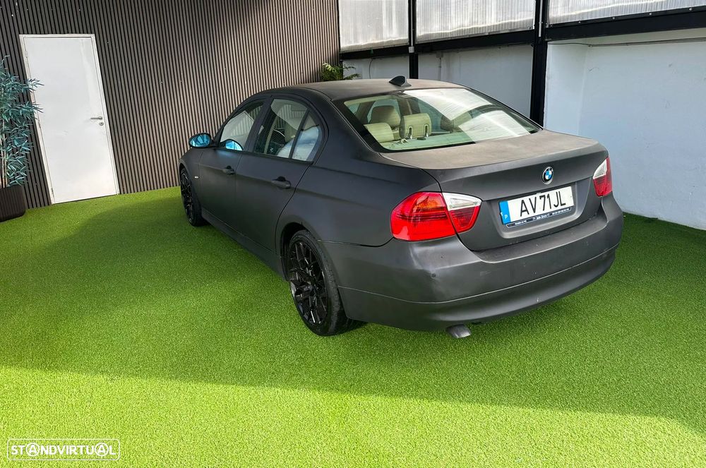 BMW 320 d Navigation Sport - 6