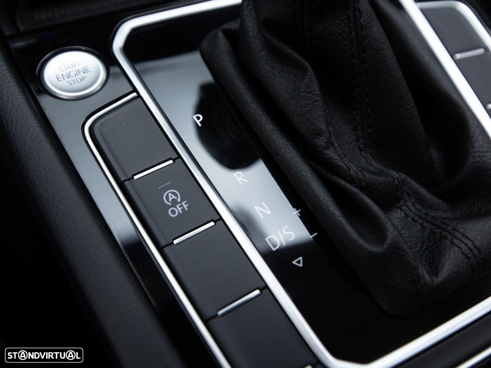VW Passat Variant 2.0 TDI Business DSG - 18