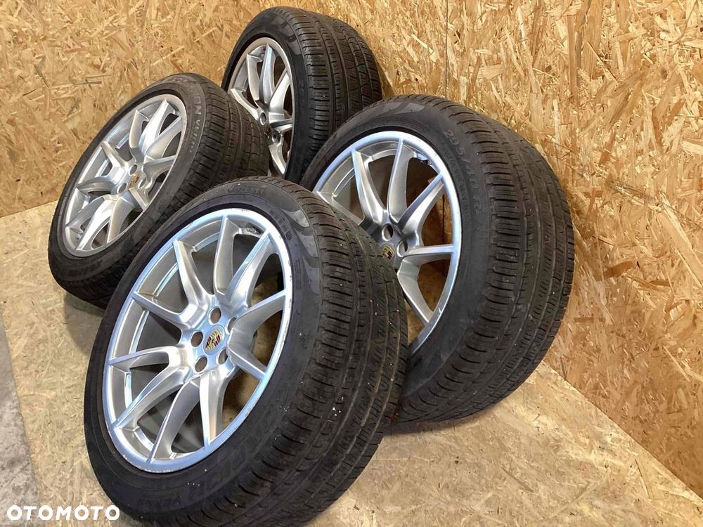 Porsche Macan 95B 2019 Komplet Felgi kute R20 - 3