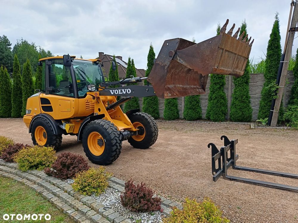 Volvo L25F - 1