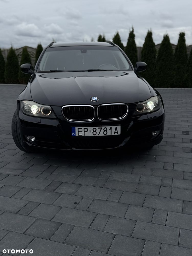 BMW Seria 3 318i - 1