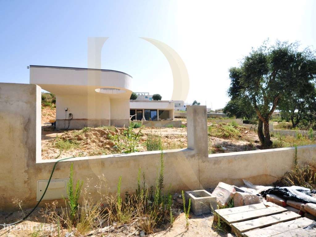 Moradia Isolada T5 na Vila Alegre - Fernão Ferro - Grande imagem: 3/17