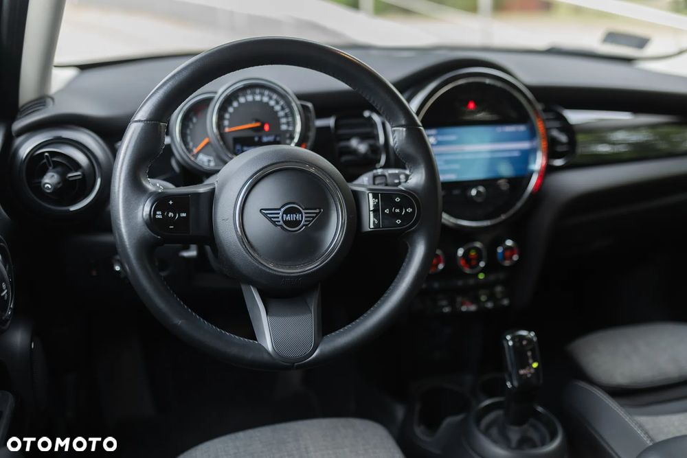 MINI Cooper Standard - 16