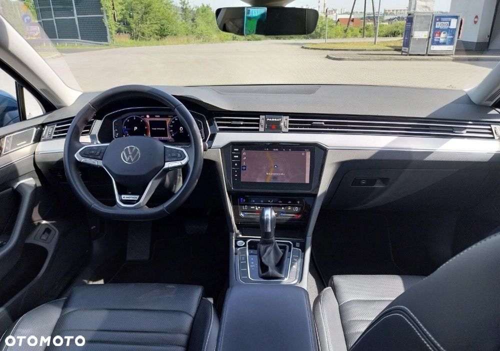 Volkswagen Passat 2.0 TDI SCR DSG 4Motion Elegance - 8