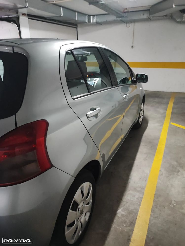 Toyota Yaris 1.0 VVT-i AC Manual - 8