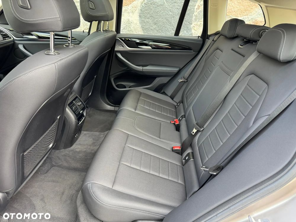 BMW iX3 80kWh Impressive - 12