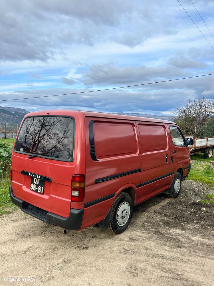 Toyota HiAce 2.4 D LH102L - 3