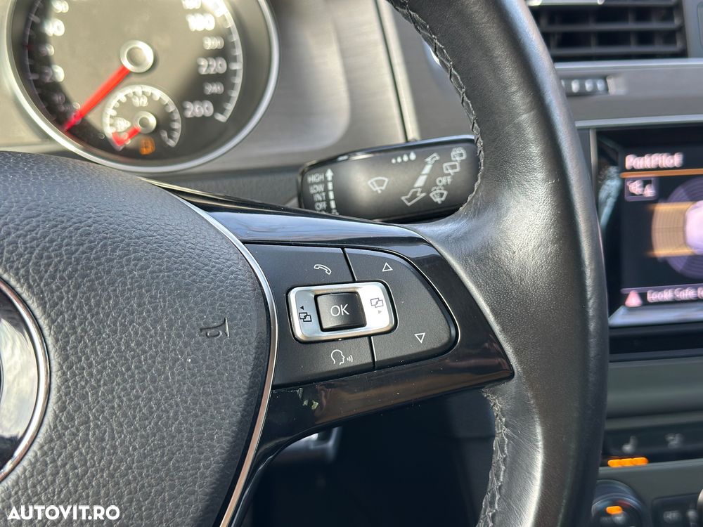 Volkswagen Golf - 30