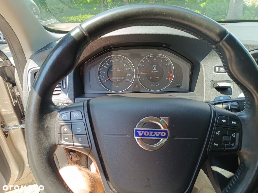 Volvo S60 T4 Momentum - 9
