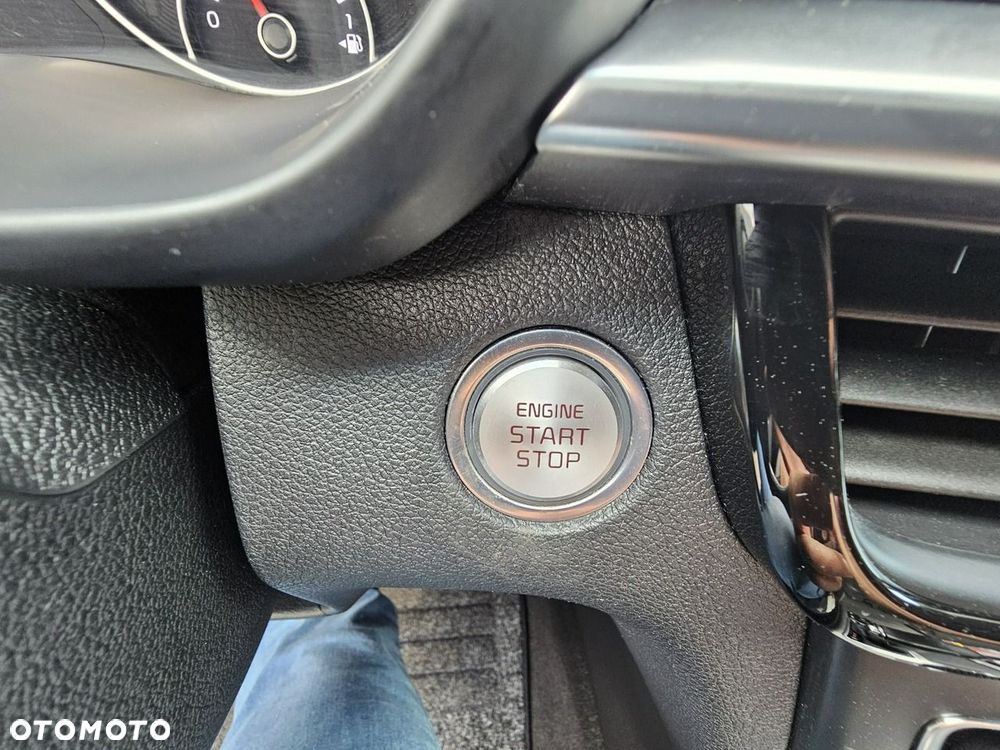 Kia Optima - 36