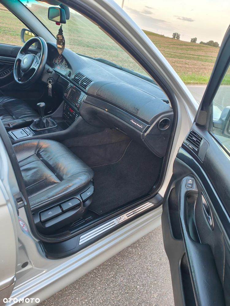 BMW Seria 5 525d - 6
