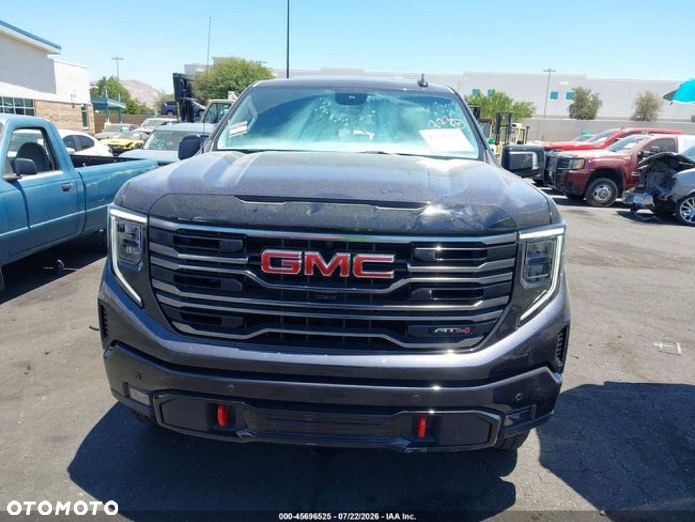 GMC Sierra - 8