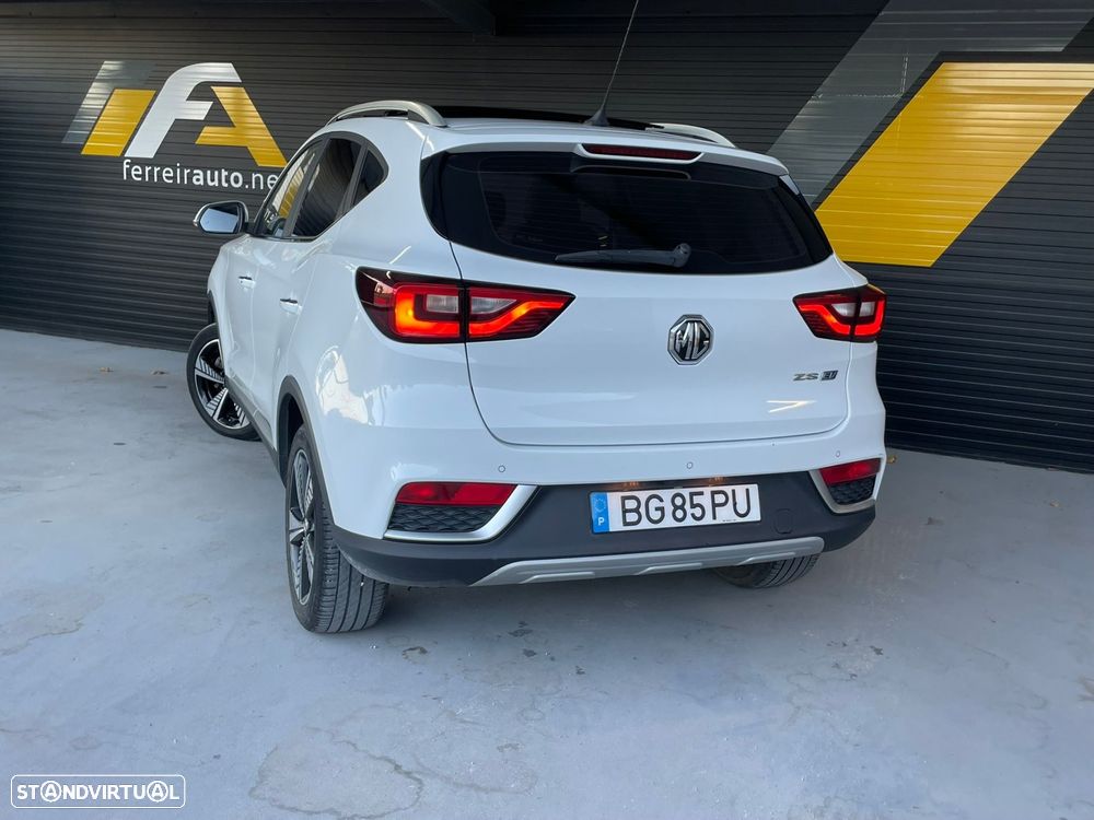 MG ZS EV 44.5 kWh Luxury - 5