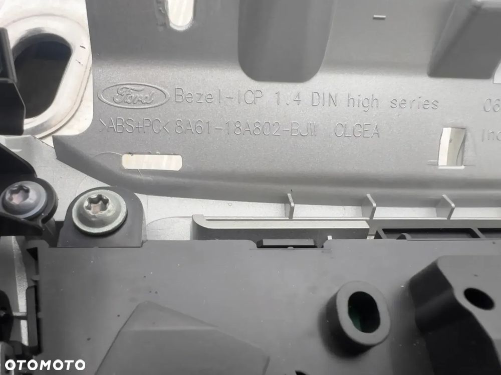 Ford Fiesta MK7 panel radia 8a6t18k811be 8a6118a802 - 3