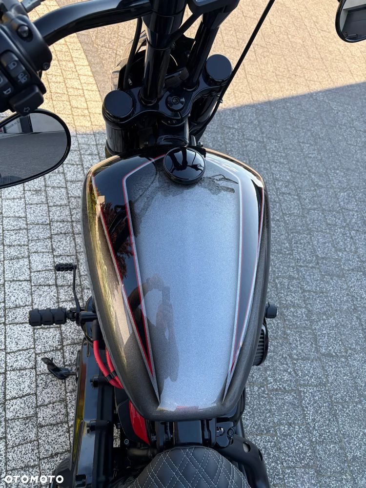 Harley-Davidson Softail Street Bob - 12