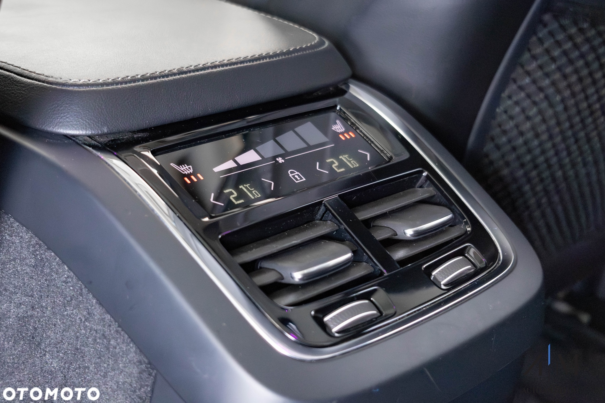 Volvo XC 90 B5 D AWD Ultimate Bright - 35