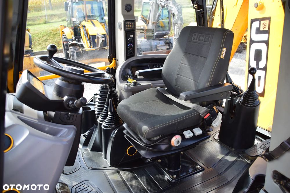 JCB 3CX Sitemaster PLUS - 15