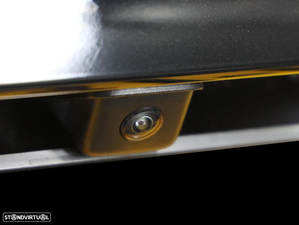 Peugeot e-208 GT - 13