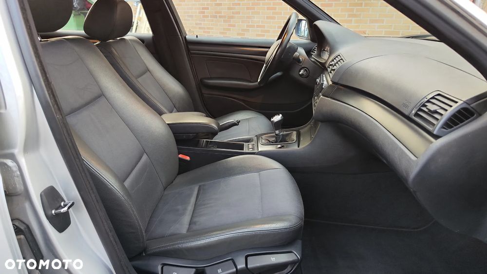 BMW Seria 3 320i Edition Lifestyle - 28