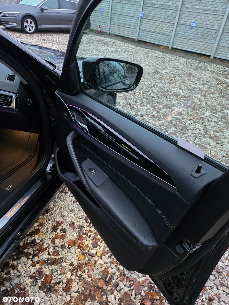 BMW Seria 5 520d Sport Line sport - 17